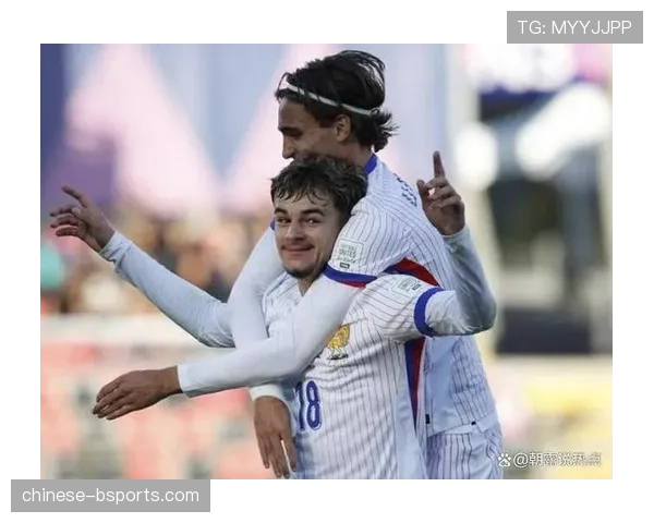 法国惊险晋级卫冕亚军 状态起伏仍小组头名出线